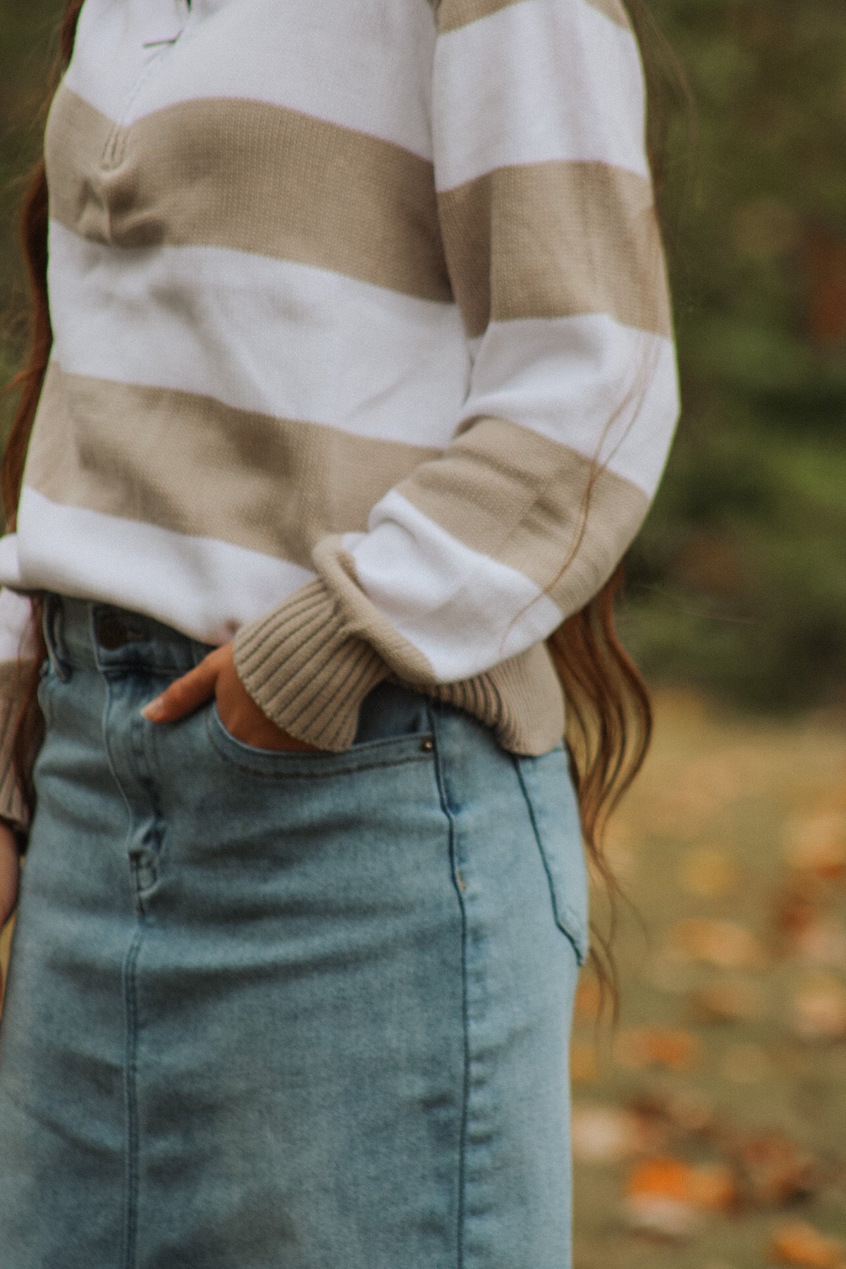 THE JADE-TAN & WHITE HALF-ZIP SWEATER