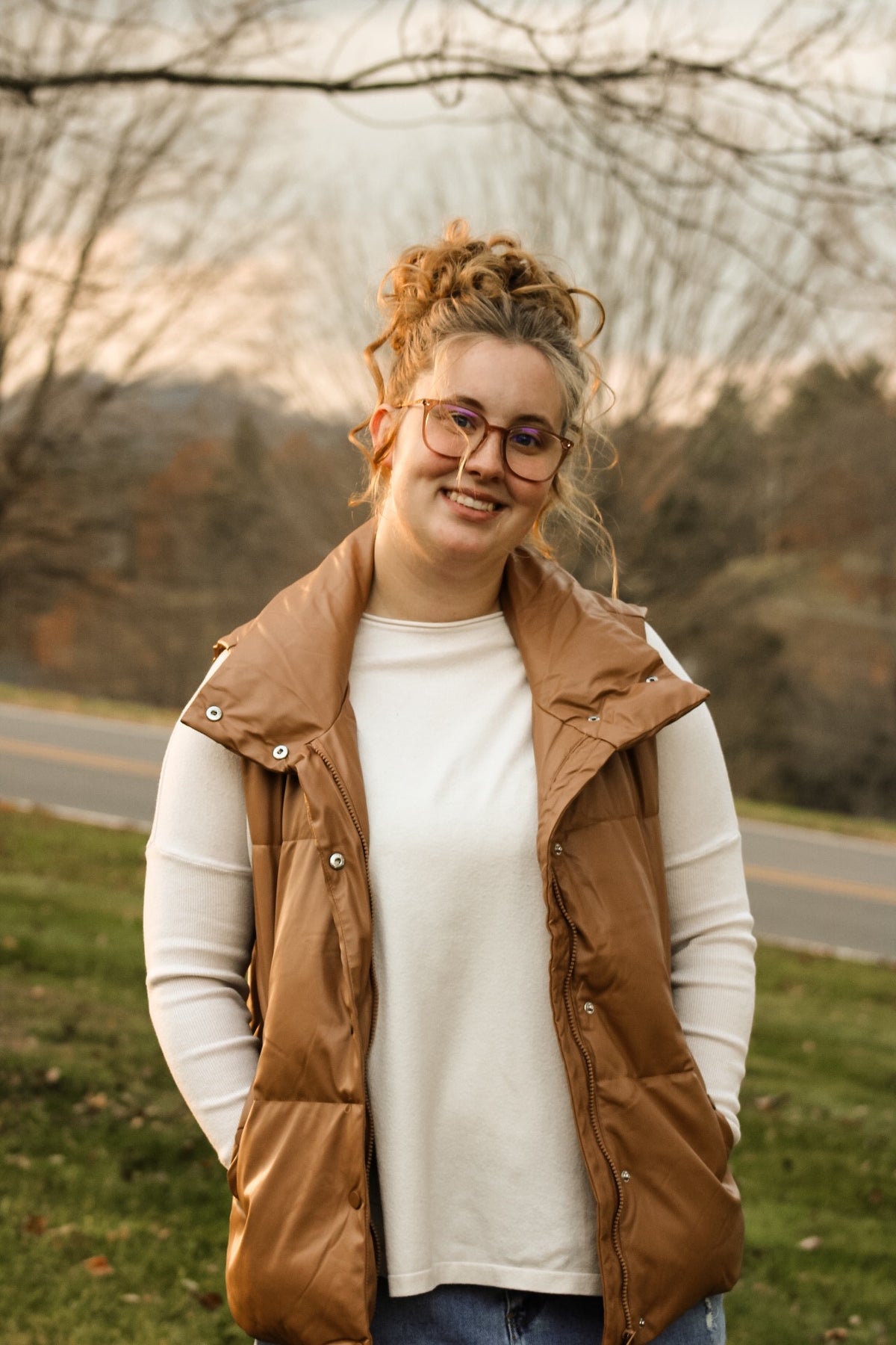 THE ALLIE-CARMEL FAUX LEATHER PUFFER VEST