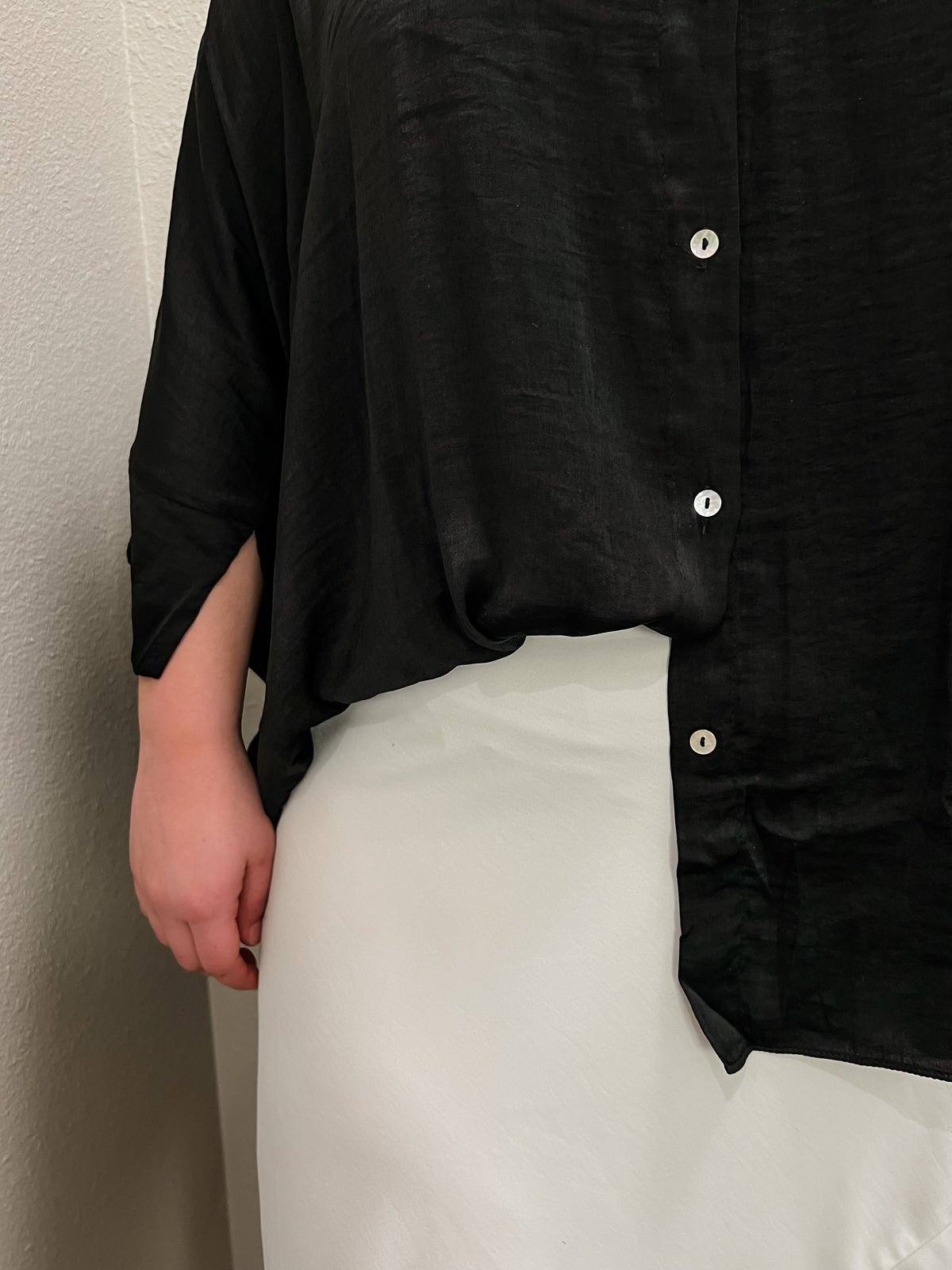 WASHED SATIN TOP-BLACK EXTENDED