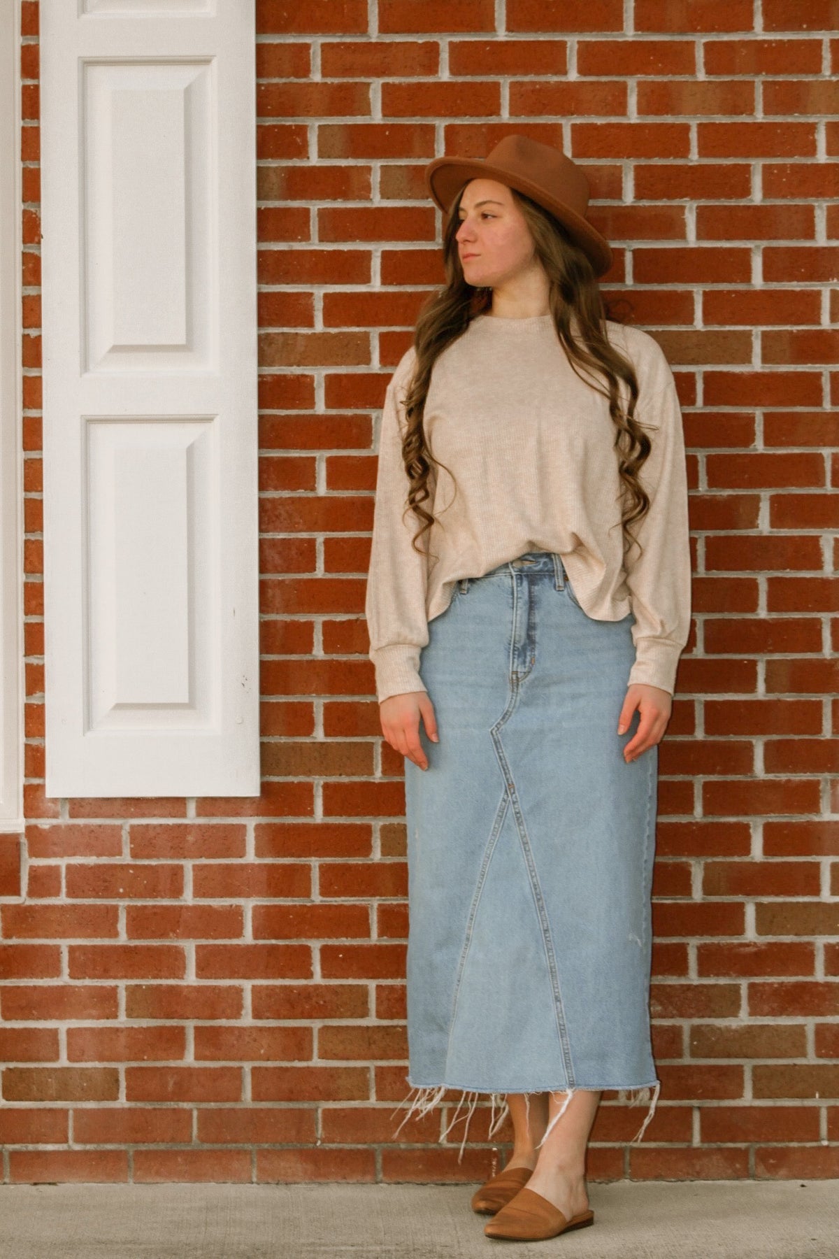 THE PARIS-RIBBED TAN TOP